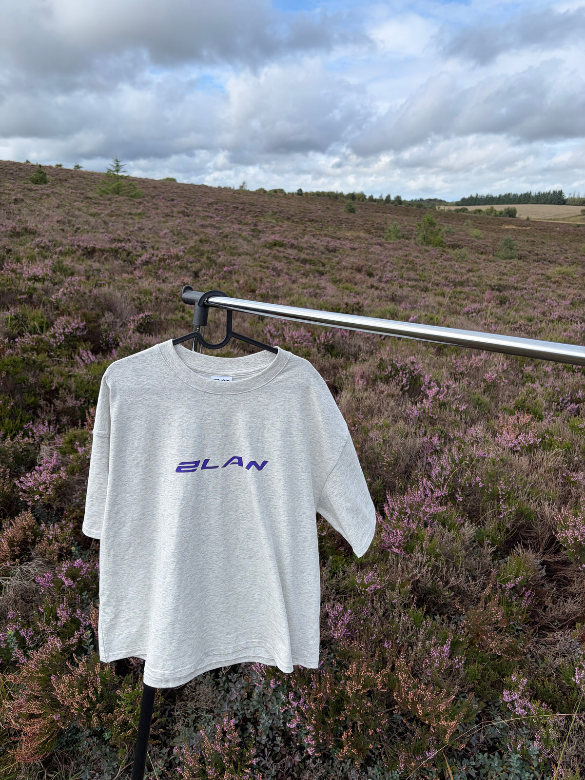 NOVA TEE [GREY]